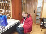Михаил UA0LDW просматривает почту.JPG (238.37 КБ) 2082 просмотра Михаил UA0LDW просматривает почту.JPG