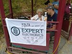 Зоя RA1AGN на радиостанции Фестиваля.jpg